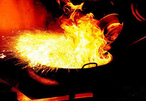 以水撲油火的老太太 14天燒傷痊愈